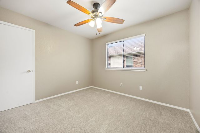 2060 Arbor Creek Drive B, Carrollton, TX 75010