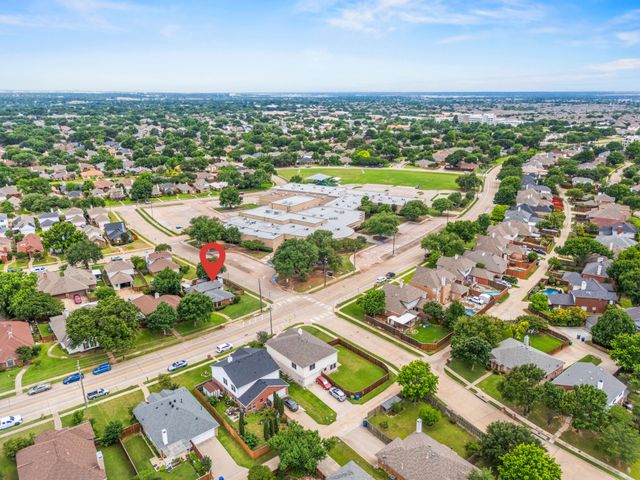 2060 Arbor Creek Drive B, Carrollton, TX 75010