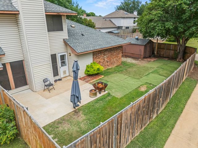 2060 Arbor Creek Drive B, Carrollton, TX 75010