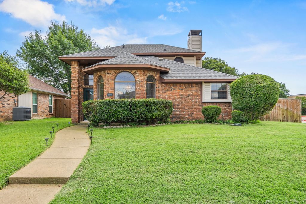 2060 Arbor Creek Drive B, Carrollton, TX 75010