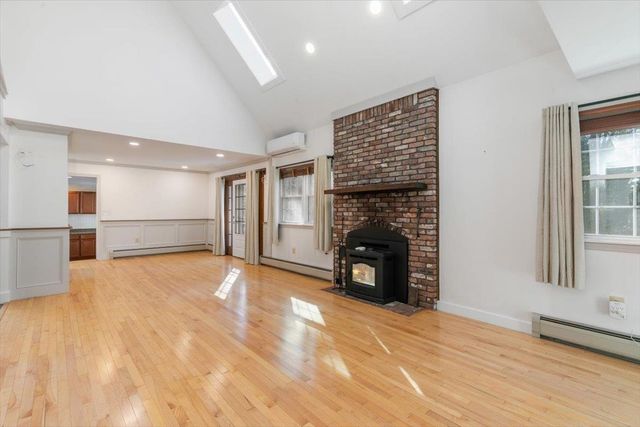 24 Oak Ridge Road, Sandown, NH 03873