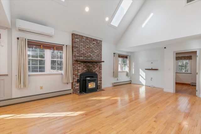 24 Oak Ridge Road, Sandown, NH 03873