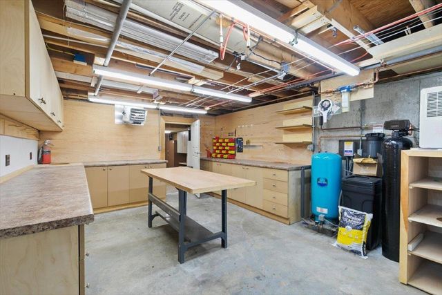 24 Oak Ridge Road, Sandown, NH 03873