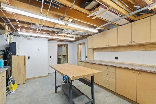 24 Oak Ridge Road, Sandown, NH 03873