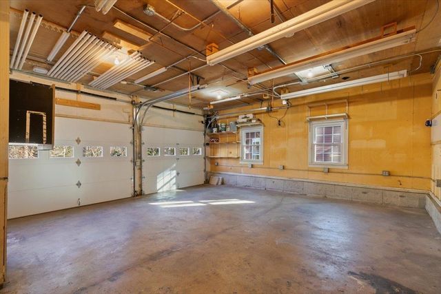 24 Oak Ridge Road, Sandown, NH 03873