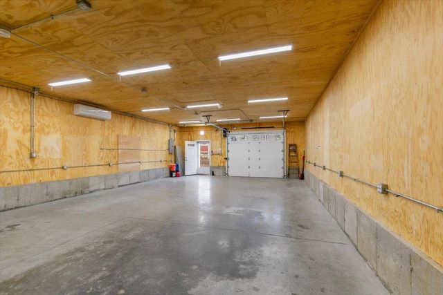 24 Oak Ridge Road, Sandown, NH 03873