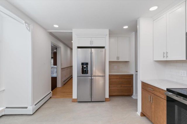 24 Oak Ridge Road, Sandown, NH 03873