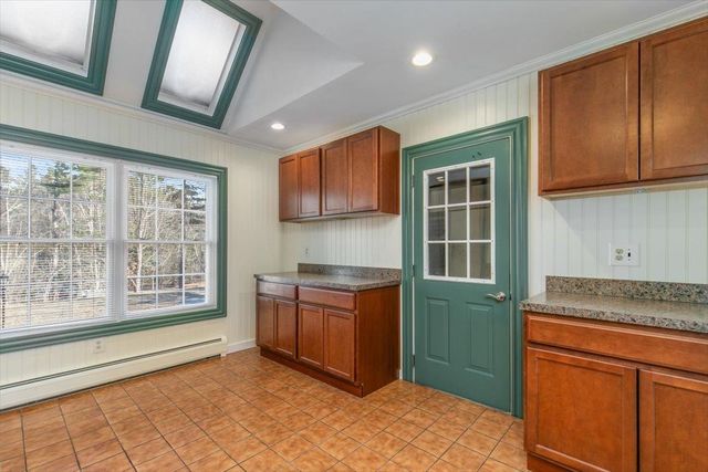 24 Oak Ridge Road, Sandown, NH 03873