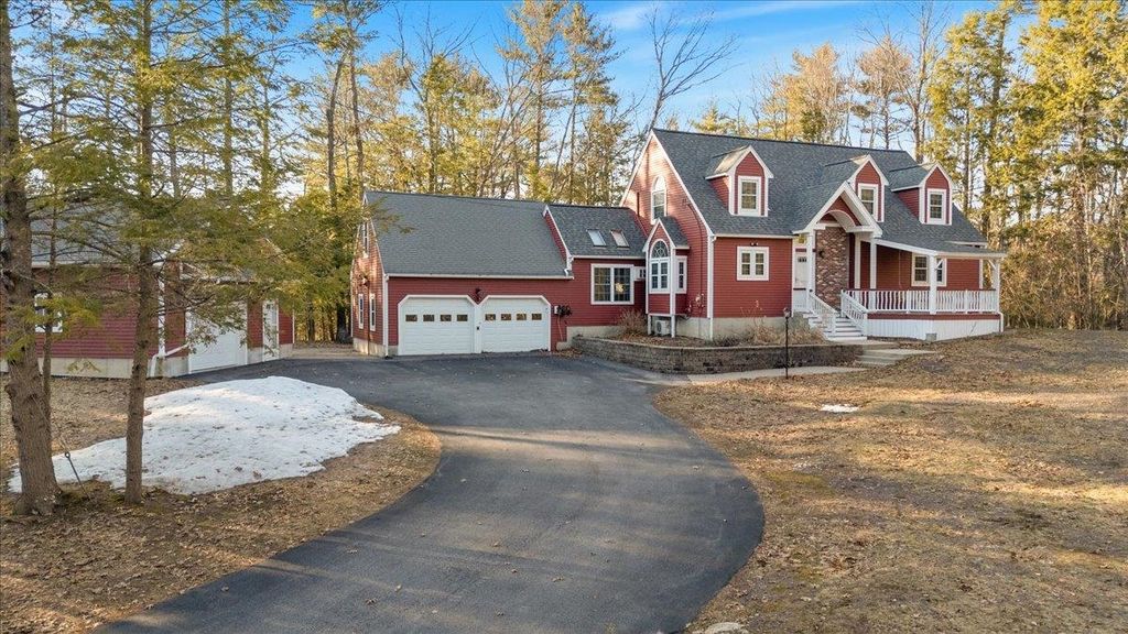 24 Oak Ridge Road, Sandown, NH 03873