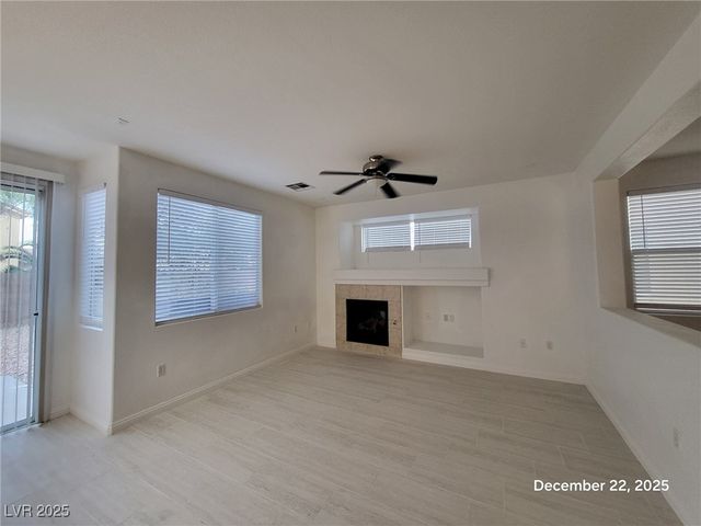 204 Hickory Heights Avenue, Las Vegas, NV 89148