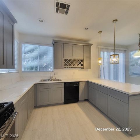 204 Hickory Heights Avenue, Las Vegas, NV 89148