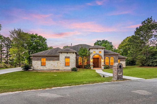 8992 Wind Jammer Lane, Montgomery, TX 77316