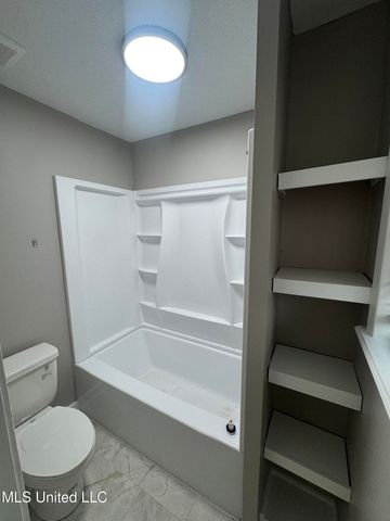 344 Red Oak Drive, Jackson, MS 39212