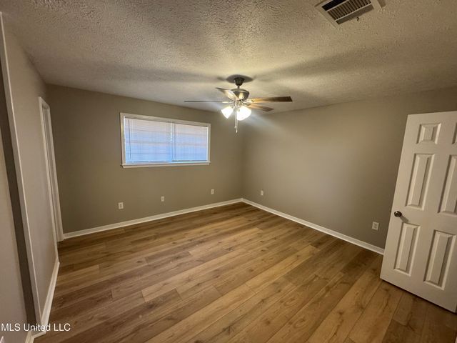 344 Red Oak Drive, Jackson, MS 39212