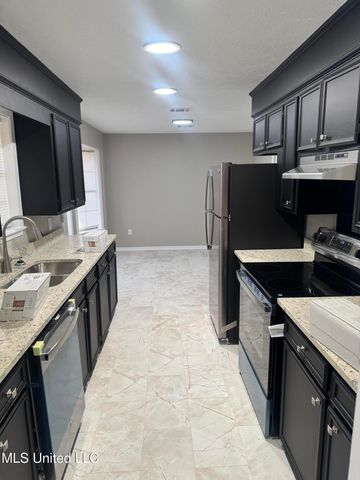 344 Red Oak Drive, Jackson, MS 39212