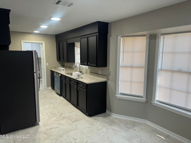 344 Red Oak Drive, Jackson, MS 39212