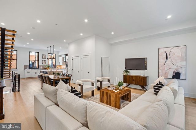 249 PHILIP WAY, Philadelphia, PA 19106