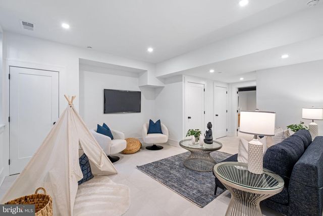 249 PHILIP WAY, Philadelphia, PA 19106