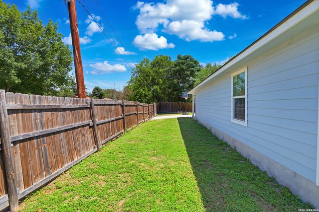 3215 Pitluk Ave, San Antonio, TX 78211