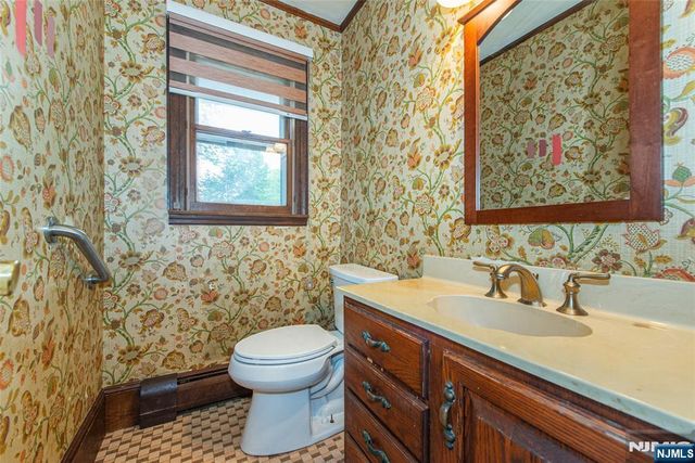 115 Hampshire Hill Road, Upper Saddle River, NJ 07458