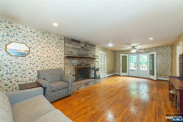 115 Hampshire Hill Road, Upper Saddle River, NJ 07458