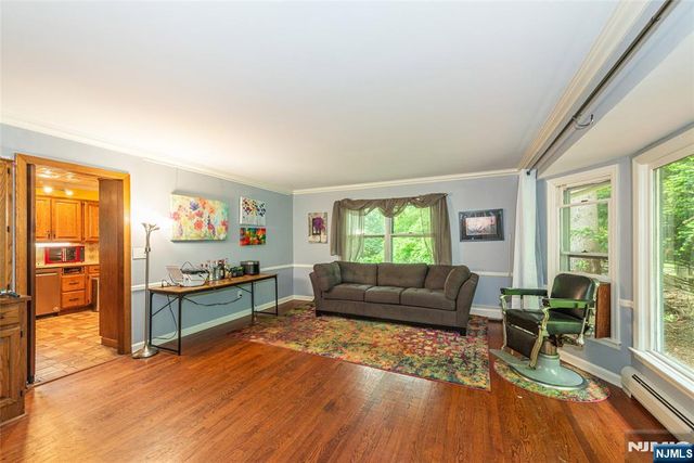 115 Hampshire Hill Road, Upper Saddle River, NJ 07458