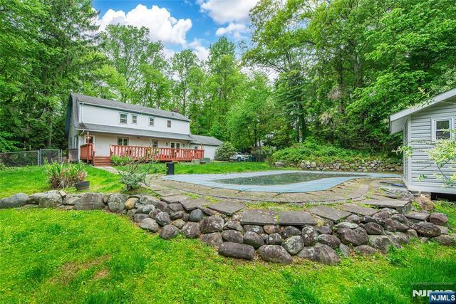115 Hampshire Hill Road, Upper Saddle River, NJ 07458