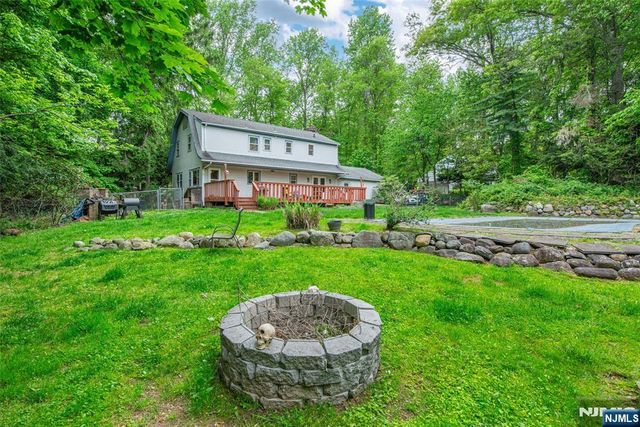 115 Hampshire Hill Road, Upper Saddle River, NJ 07458