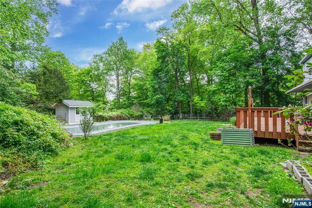 115 Hampshire Hill Road, Upper Saddle River, NJ 07458