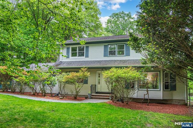 115 Hampshire Hill Road, Upper Saddle River, NJ 07458