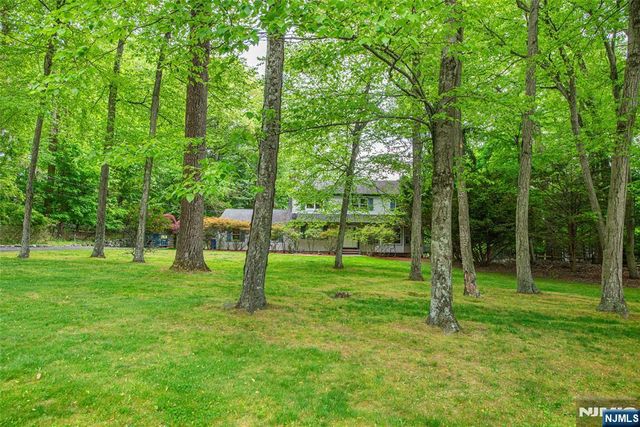 115 Hampshire Hill Road, Upper Saddle River, NJ 07458