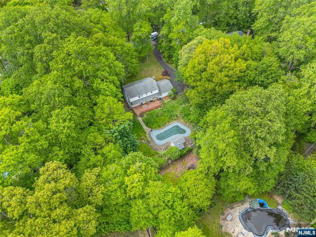 115 Hampshire Hill Road, Upper Saddle River, NJ 07458