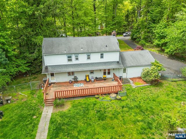 115 Hampshire Hill Road, Upper Saddle River, NJ 07458