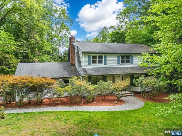 115 Hampshire Hill Road, Upper Saddle River, NJ 07458