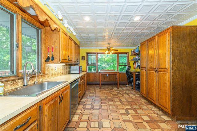 115 Hampshire Hill Road, Upper Saddle River, NJ 07458