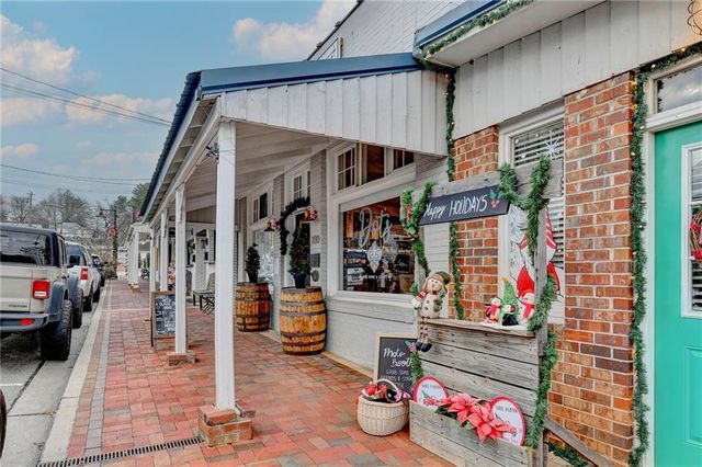 318 Cottage Court, Ball Ground, GA 30107