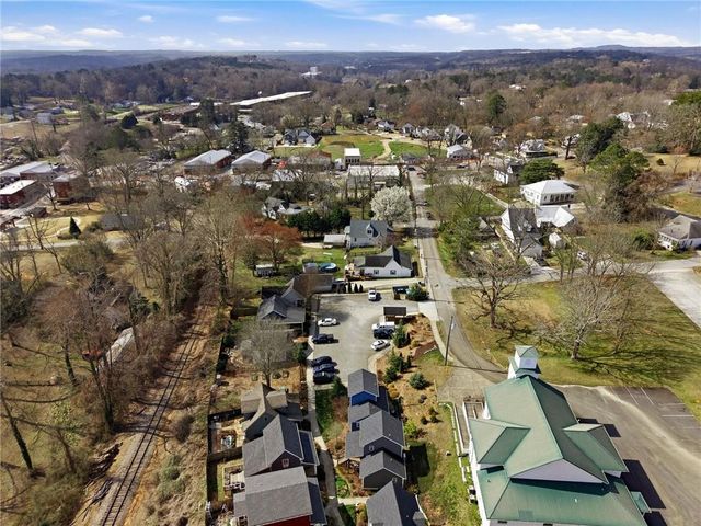 318 Cottage Court, Ball Ground, GA 30107