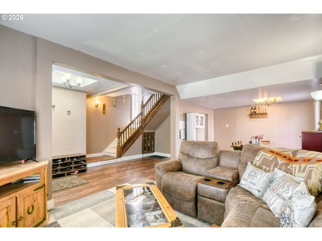 417 Nw 4TH St, Pendleton, OR 97801