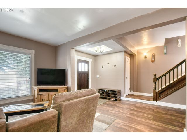 417 Nw 4TH St, Pendleton, OR 97801