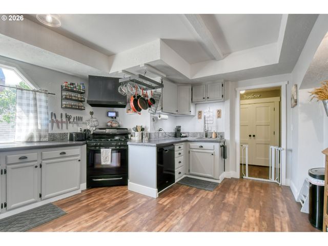 417 Nw 4TH St, Pendleton, OR 97801