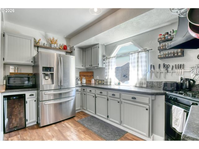 417 Nw 4TH St, Pendleton, OR 97801