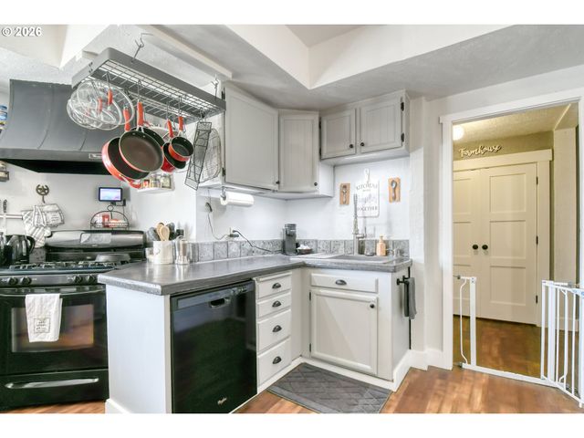417 Nw 4TH St, Pendleton, OR 97801