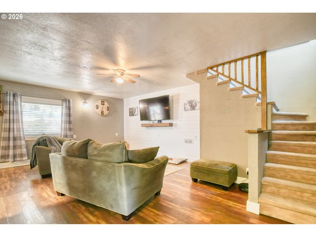 417 Nw 4TH St, Pendleton, OR 97801