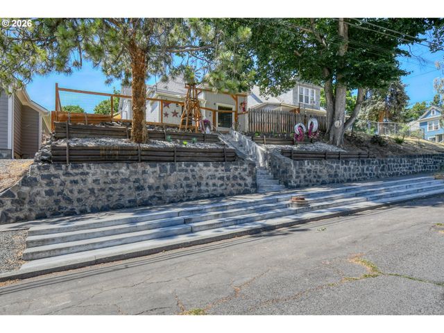 417 Nw 4TH St, Pendleton, OR 97801