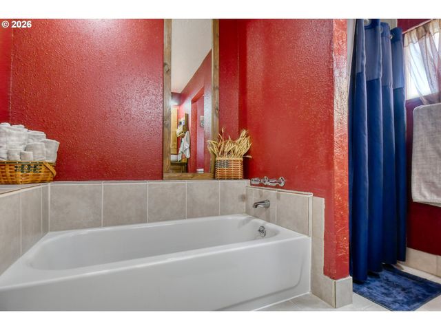 417 Nw 4TH St, Pendleton, OR 97801