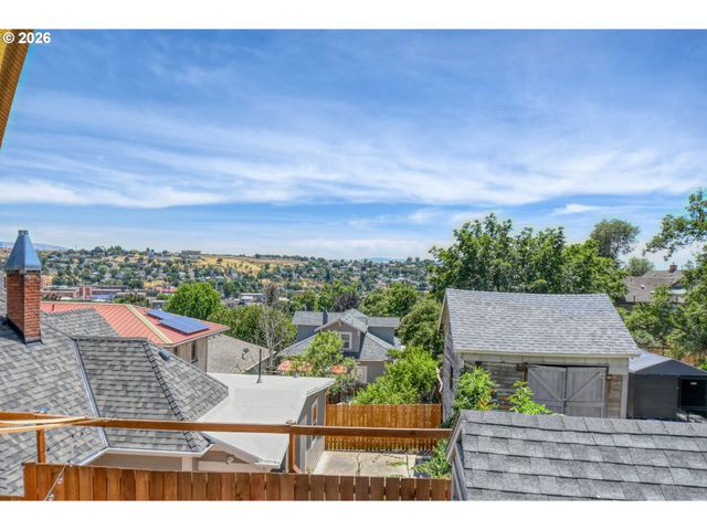 417 Nw 4TH St, Pendleton, OR 97801