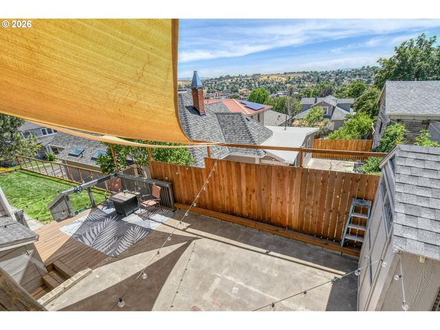 417 Nw 4TH St, Pendleton, OR 97801