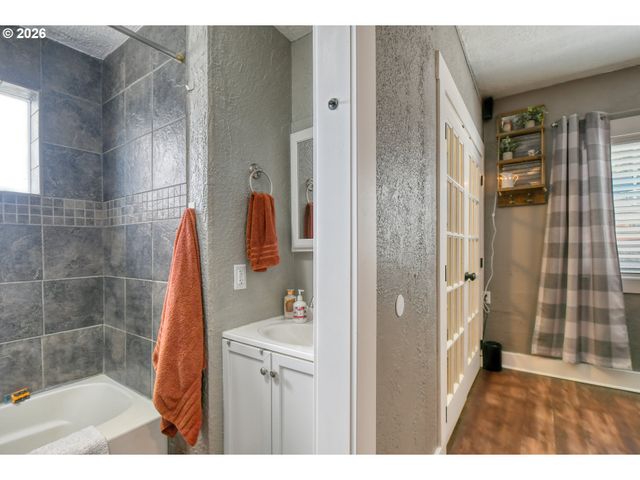 417 Nw 4TH St, Pendleton, OR 97801
