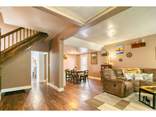 417 Nw 4TH St, Pendleton, OR 97801