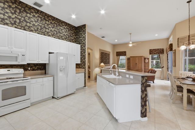 6778 Treves Way, Boynton Beach, FL 33437